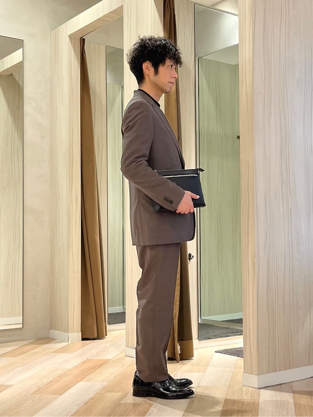 URAさんの「TAKEO KIKUCHI｜【BOWLER HAT LABEL】トロピカルシャンブレージャケット」を使ったコーディネート