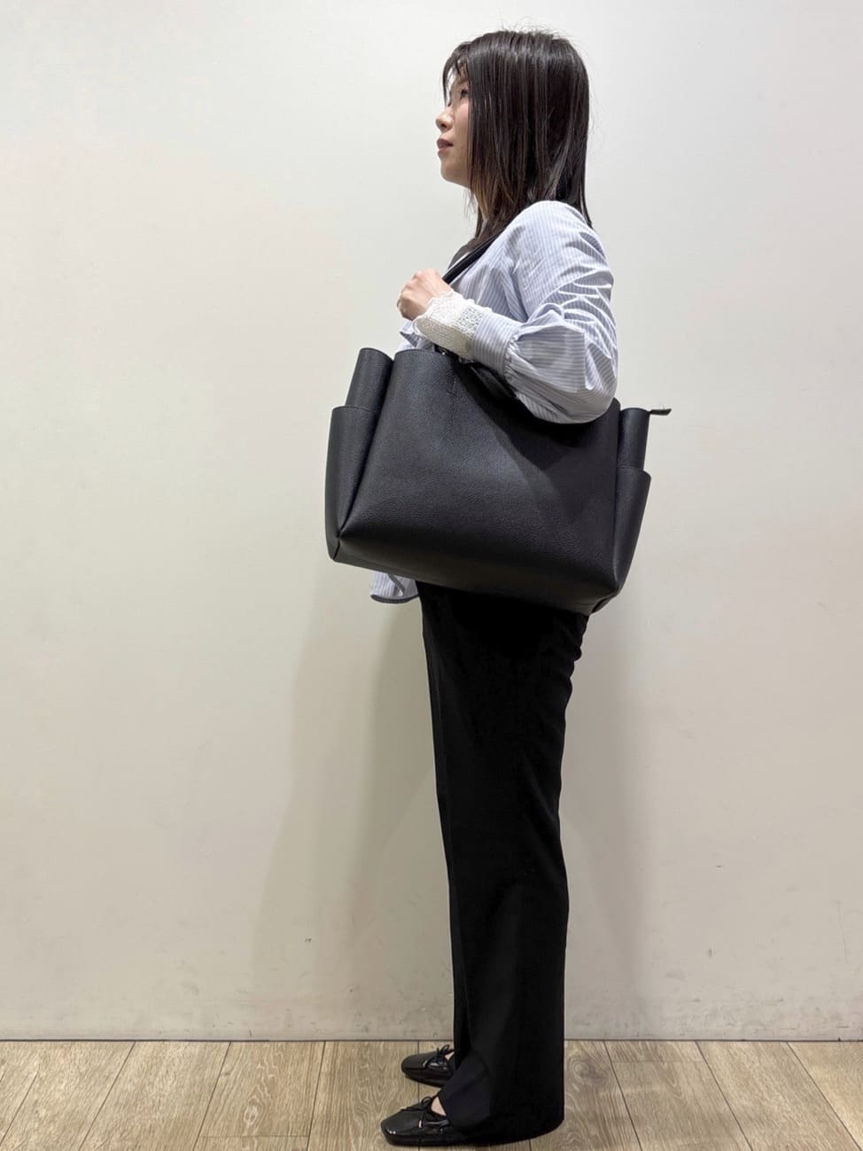 mameさんの「index｜フリルキーネックシャツ【洗濯機OK／イージーアイロン／防シワ】《XS～LL／7col》」を使ったコーディネート