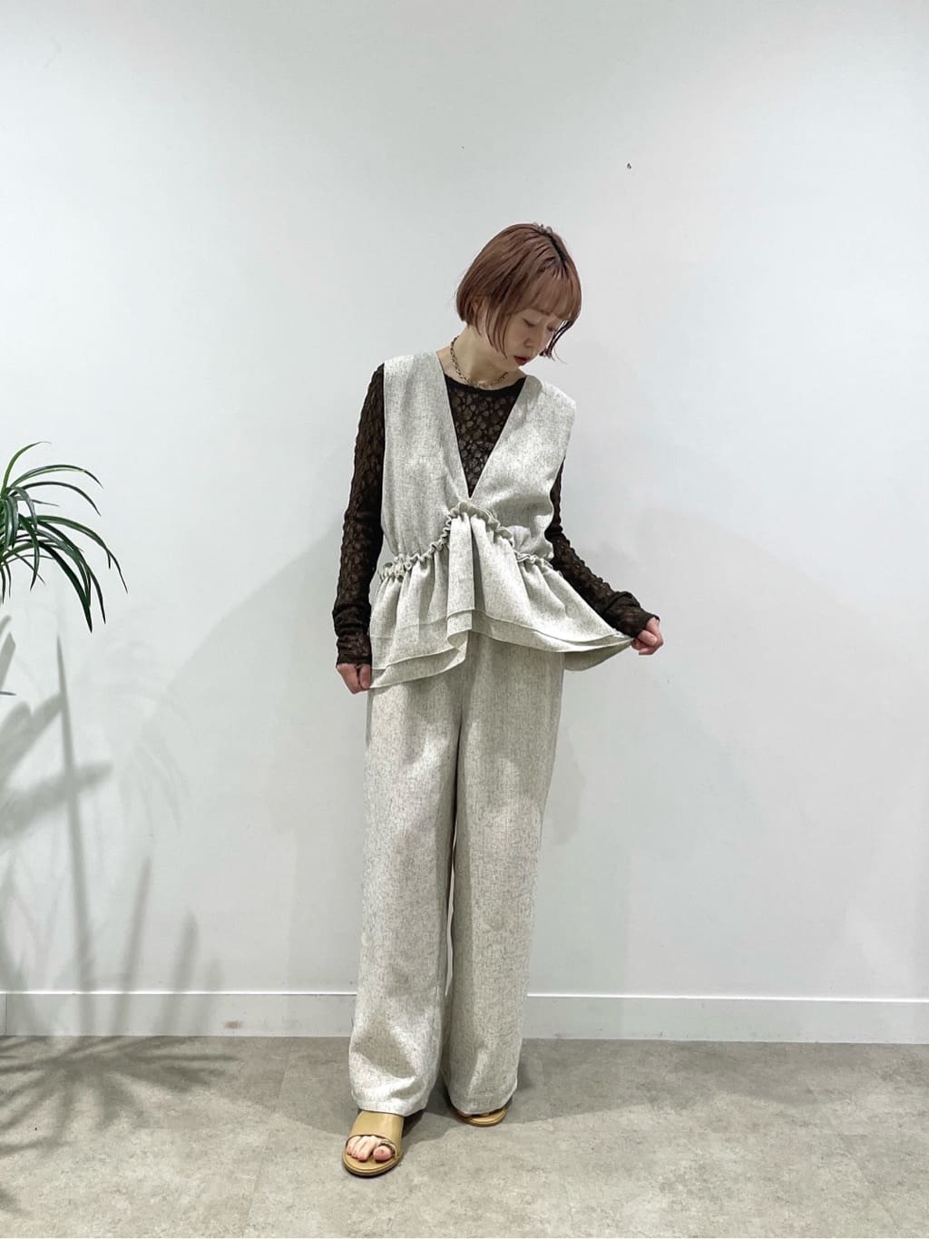 mikuさんの「INDIVI｜【一部店舗限定】バックオープンレースカットソー」を使ったコーディネート