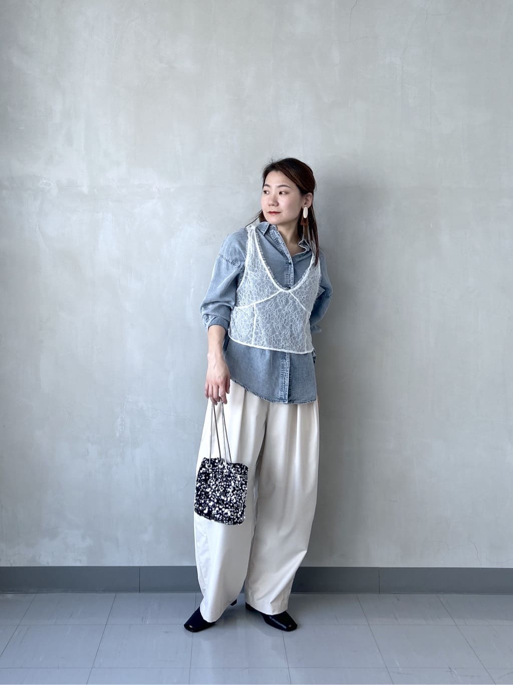takaさんの「INDIVI｜デニムシャツ」を使ったコーディネート