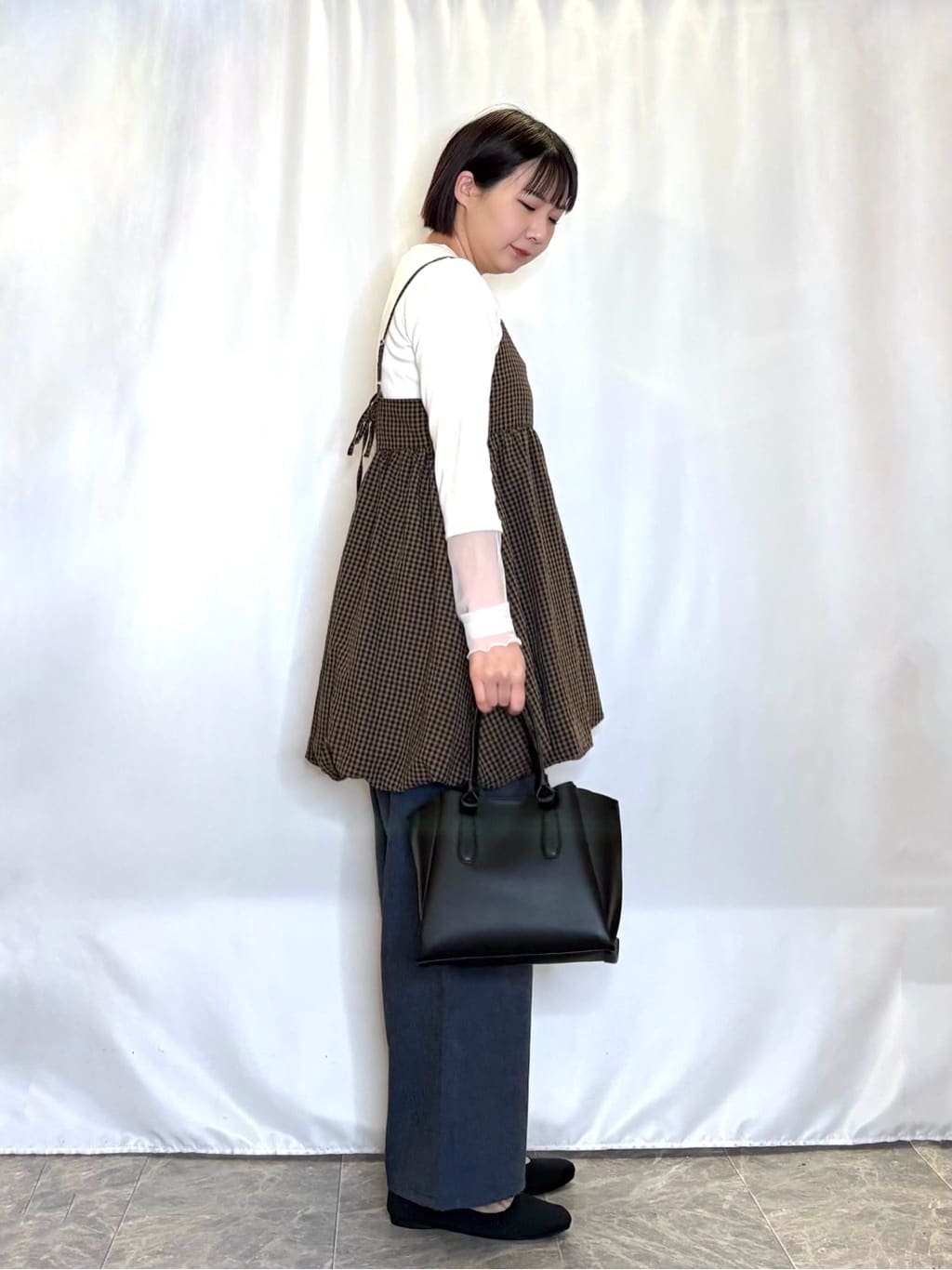 ネリさんの「SHOO･LA･RUE｜【洗濯機可/体型カバー/S-LL】後ろ姿も抜かりない ギンガムチェック柄バルーンキャミチュニック」を使ったコーディネート