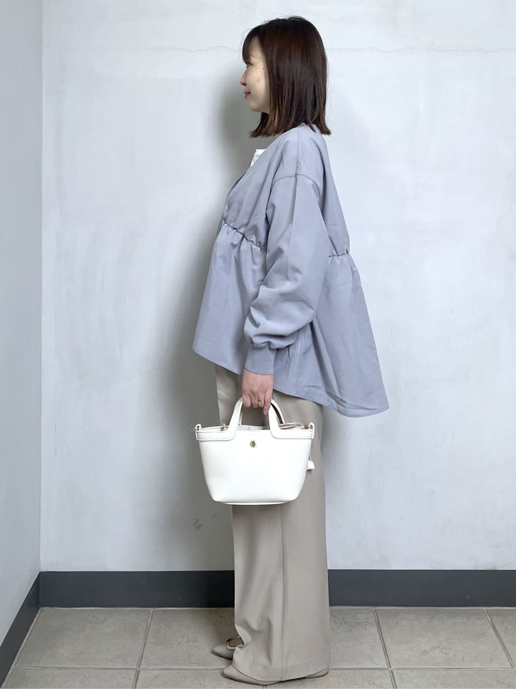 mikiさんの「OPAQUE.CLIP｜ブラウス風Vネックカーディガン【洗濯機OK】」を使ったコーディネート