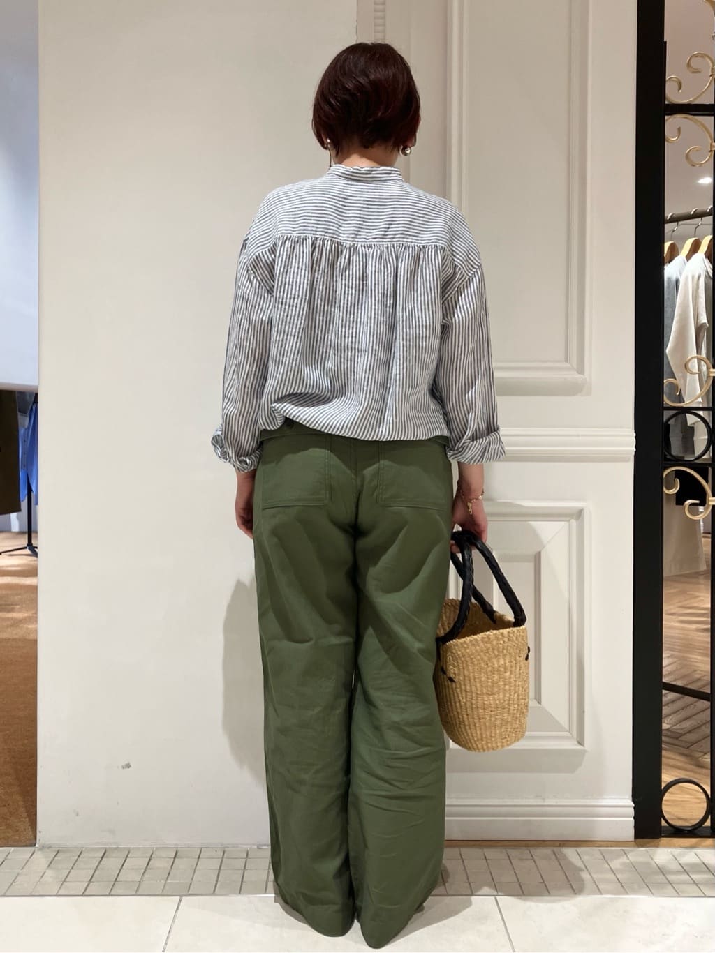 TAJIさんの「DRESSTERIOR｜【2WAY/羽織にも】ウォッシャブルリネン ドロストシャツ」を使ったコーディネート