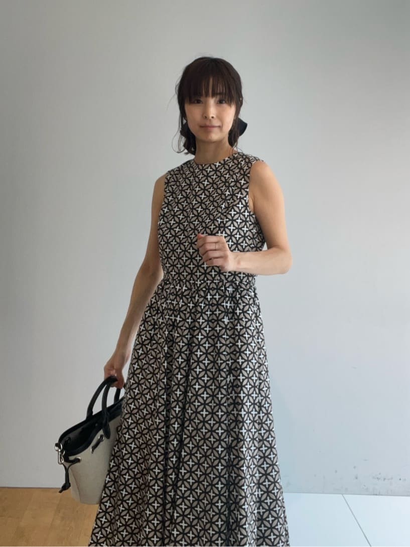 misaさんの「DRESSTERIOR｜【otonaMUSE5月号掲載/ウォッシャブル】オーバーラップサークル ノースリーブドレス」を使ったコーディネート