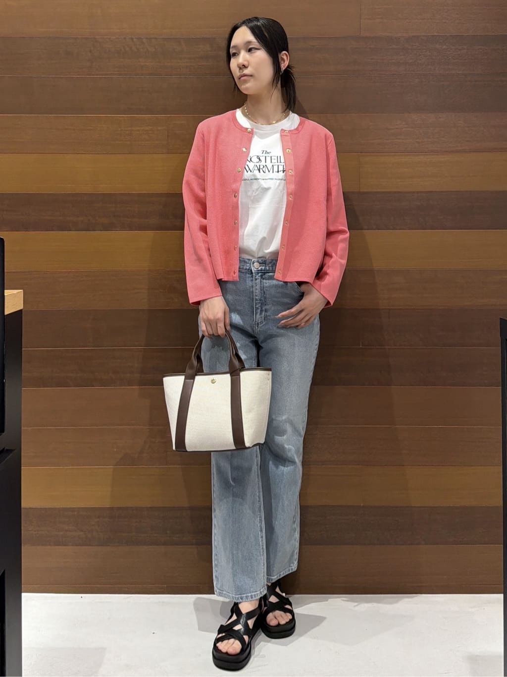 さやさんの「OPAQUE.CLIP｜ロゴプリント＆刺繍Tシャツ【洗濯機OK】」を使ったコーディネート