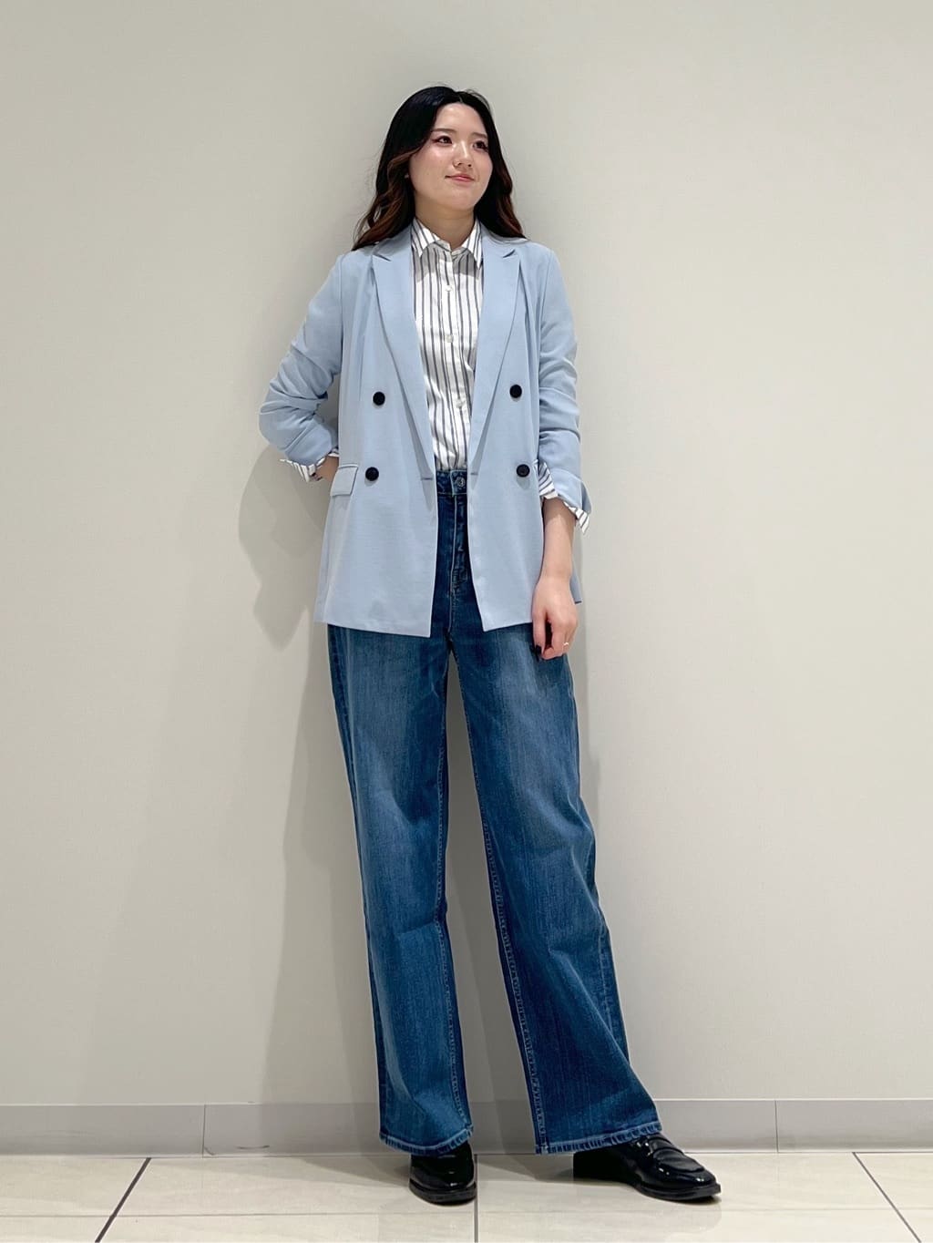 T.Kさんの「INDIVI｜【2WAY／洗える】ラメストライプ コットン混シャツ」を使ったコーディネート