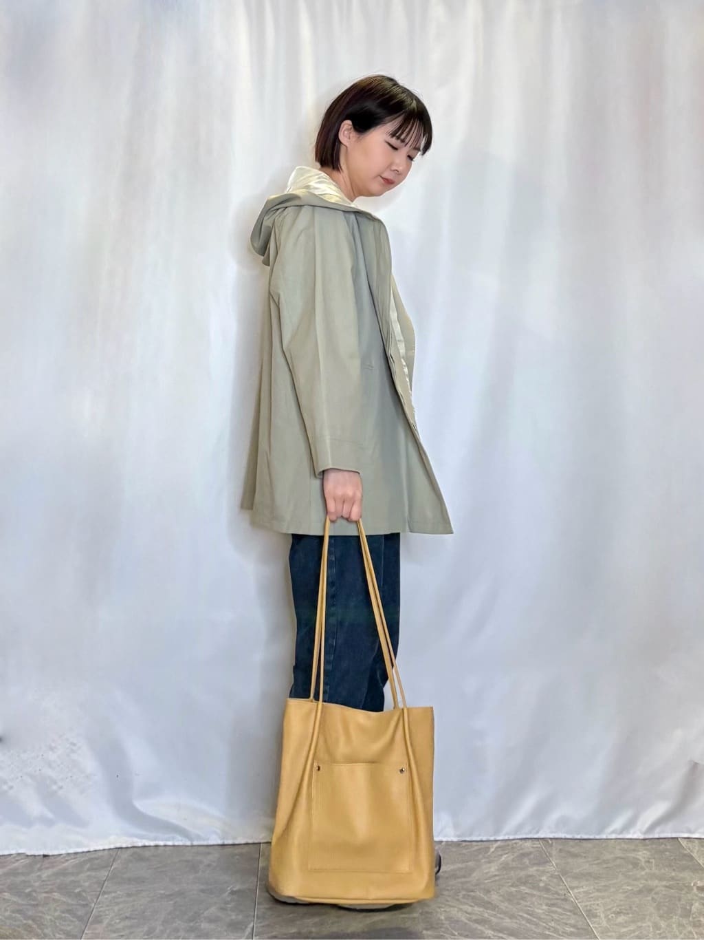ネリさんの「SHOO･LA･RUE｜【防花粉/洗濯機可/S-LL】ゆったり着られる 大人のテントフーディージャケット」を使ったコーディネート