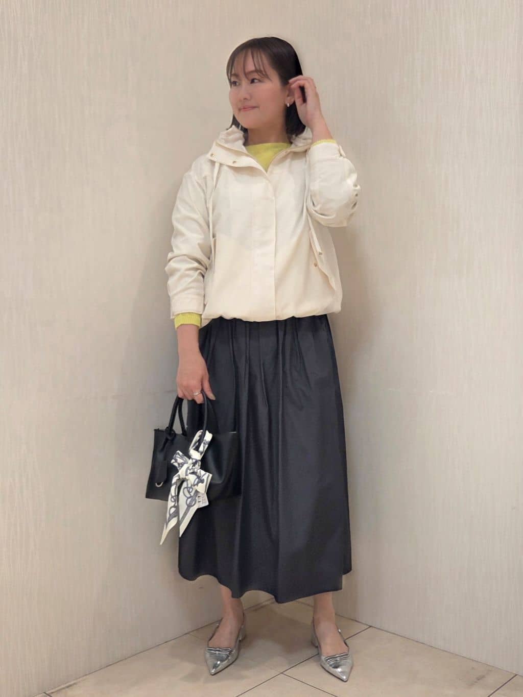 naokoさんの「UNTITLED｜【8色展開/程よい透け感】ドライタッチボートネックニット」を使ったコーディネート