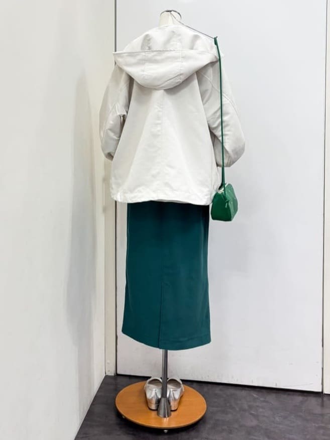 yukariさんの「grove｜【撥水】きれいめに着こなせるマウンテンパーカ」を使ったコーディネート