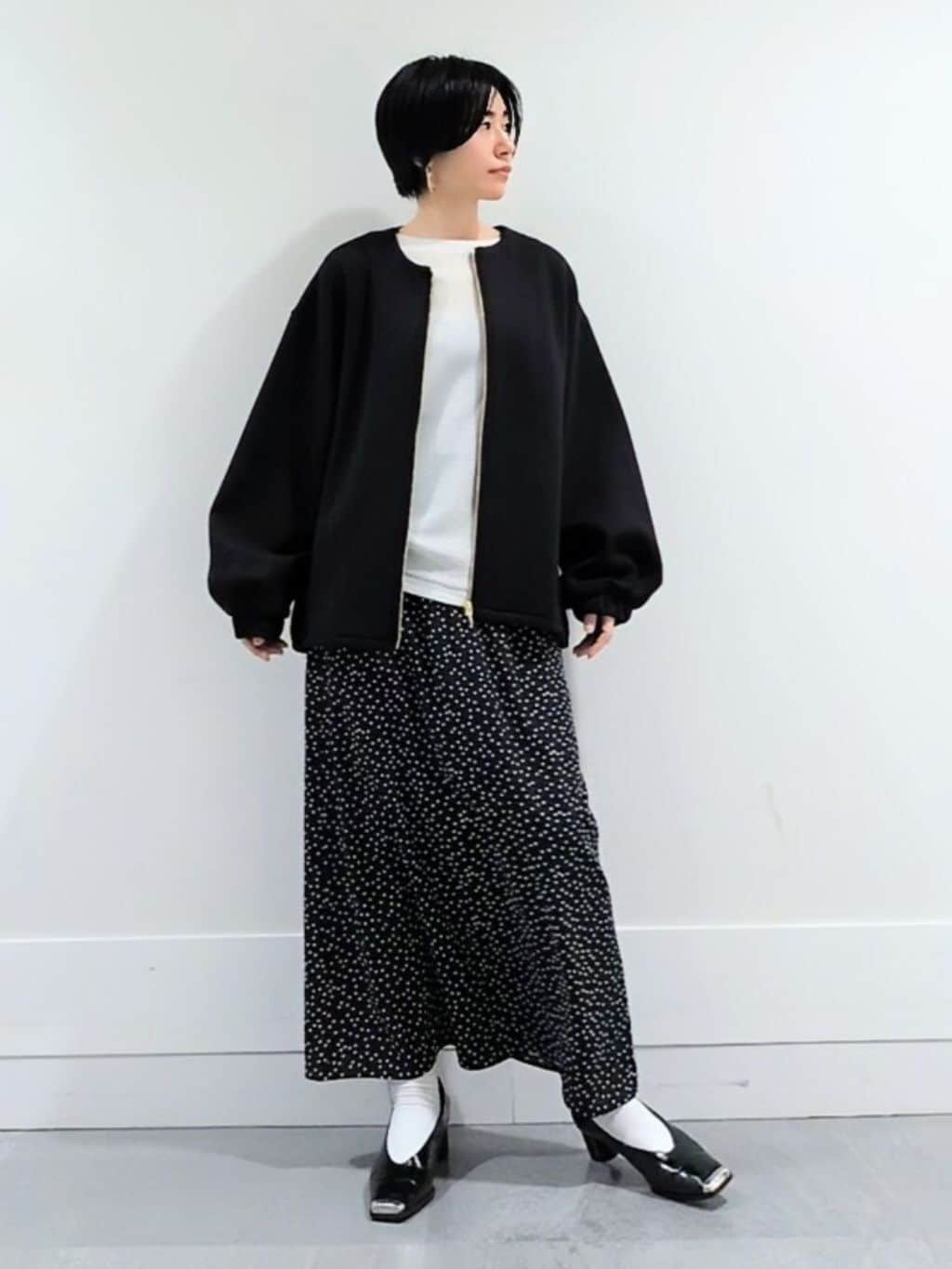 ミズタさんの「UNTITLED｜【古畑星夏さん着用/8色展開/程よい透け感】ドライタッチボートネックニット」を使ったコーディネート