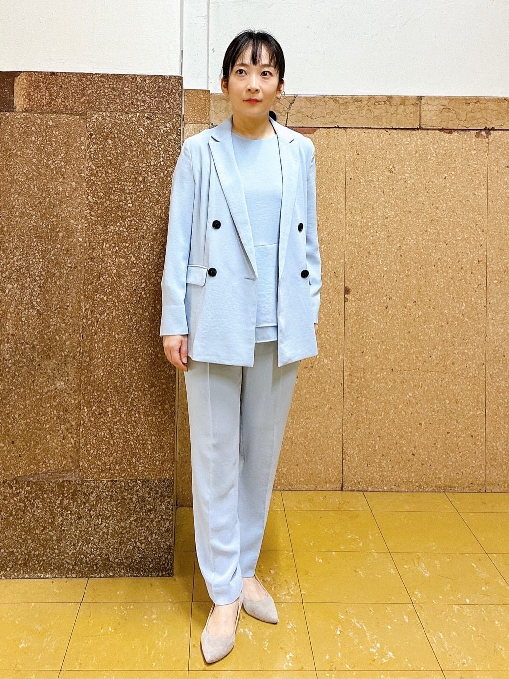 hattoriさんの「INDIVI｜【洗える／UVケア／SETUP可】着る日傘ペプラムブラウス」を使ったコーディネート