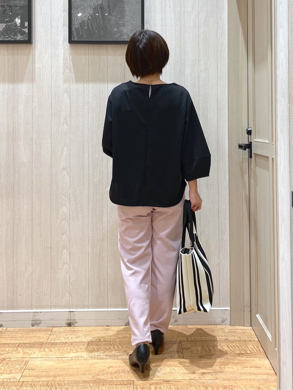 shirayuuuさんの「SHOO･LA･RUE｜【高レビュー/洗濯後しわになりにくい/SS-LL】スマート見え イージーテーパードパンツ」を使ったコーディネート
