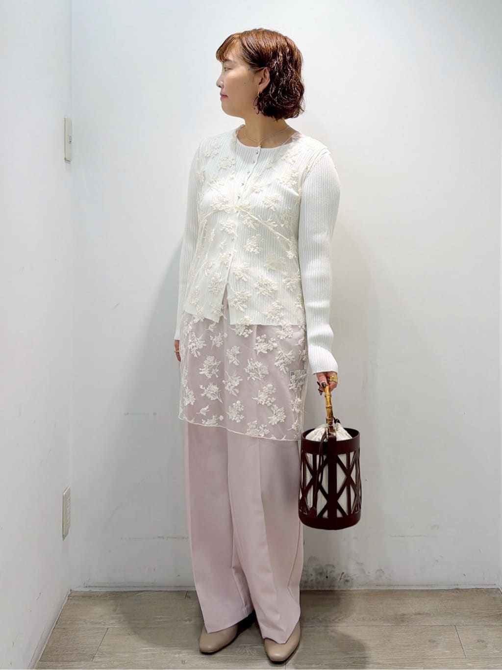 sumicaさんの「OPAQUE.CLIP｜シアー刺繍チュニックブラウス【洗濯機OK】」を使ったコーディネート