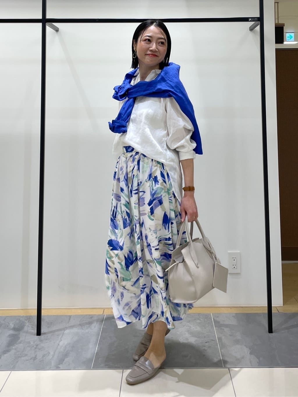 shihoさんの「INDIVI｜【接触冷感／2WAY】カシュクールリネンシャツ」を使ったコーディネート