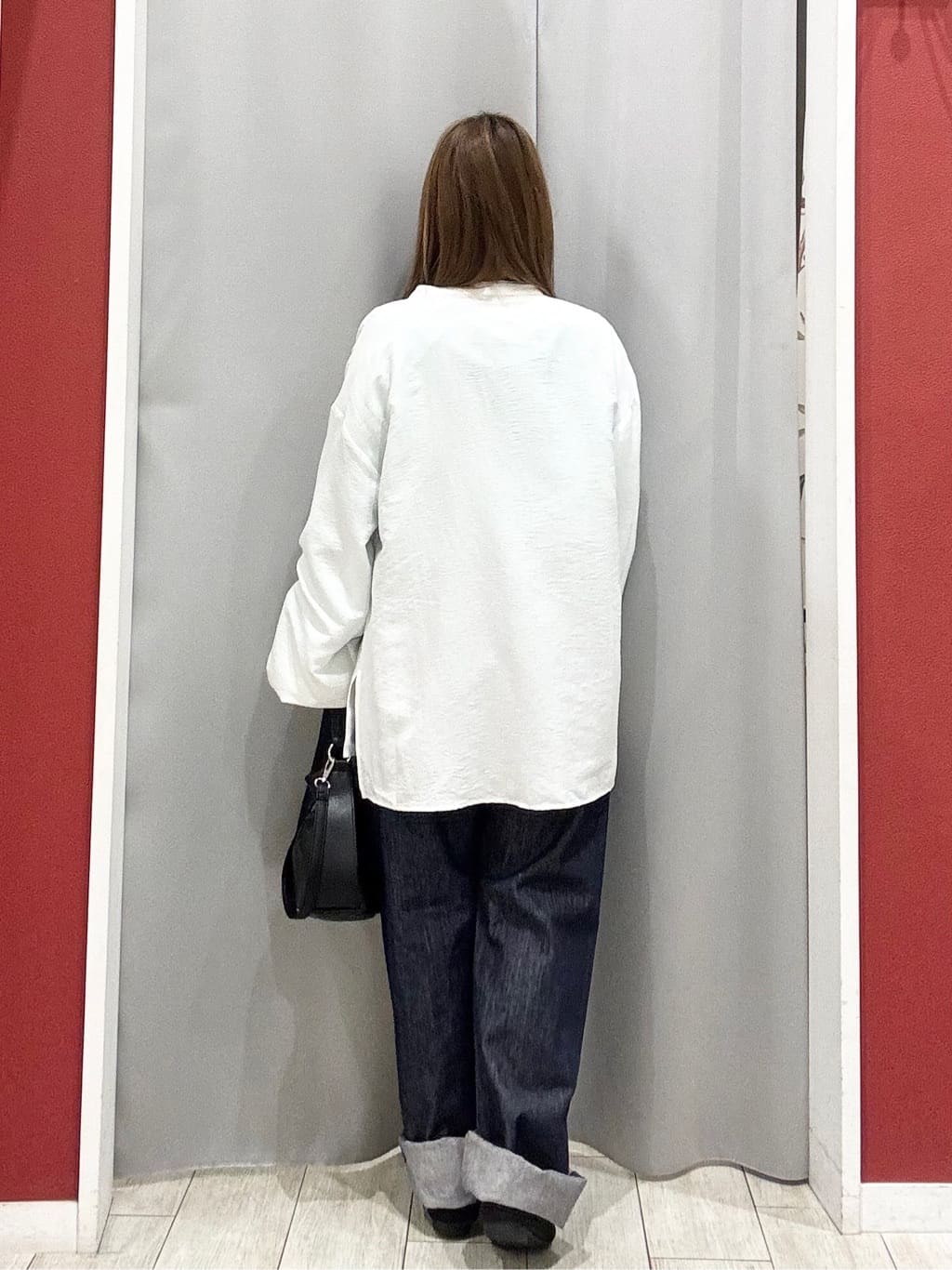 shioさんの「SHOO･LA･RUE｜【S-LL】程よい甘さが魅力 ギャザー切り替えフリルシャツ」を使ったコーディネート