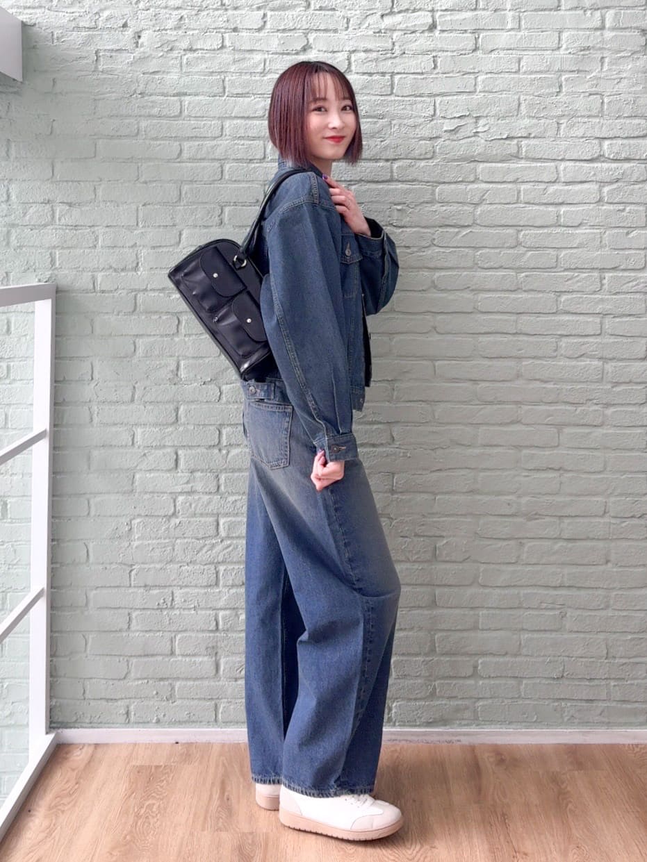 𝐜𝐡𝐢𝐤𝐚さんの「SHOO･LA･RUE｜【SHOO・LA・RUE DENIM】羽織るだけでこなれる　オーバーサイズデニムジャケット」を使ったコーディネート