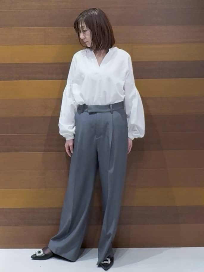 juunさんの「OPAQUE.CLIP｜スキッパーボリュームスリーブブラウス【洗濯機OK】」を使ったコーディネート