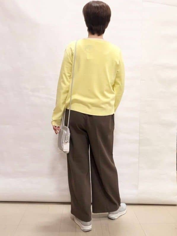 なっちゃんさんの「SHOO･LA･RUE｜【洗濯機可/S-LL/アンサンブル可】すっきりと好印象 配色クルーネックニット」を使ったコーディネート