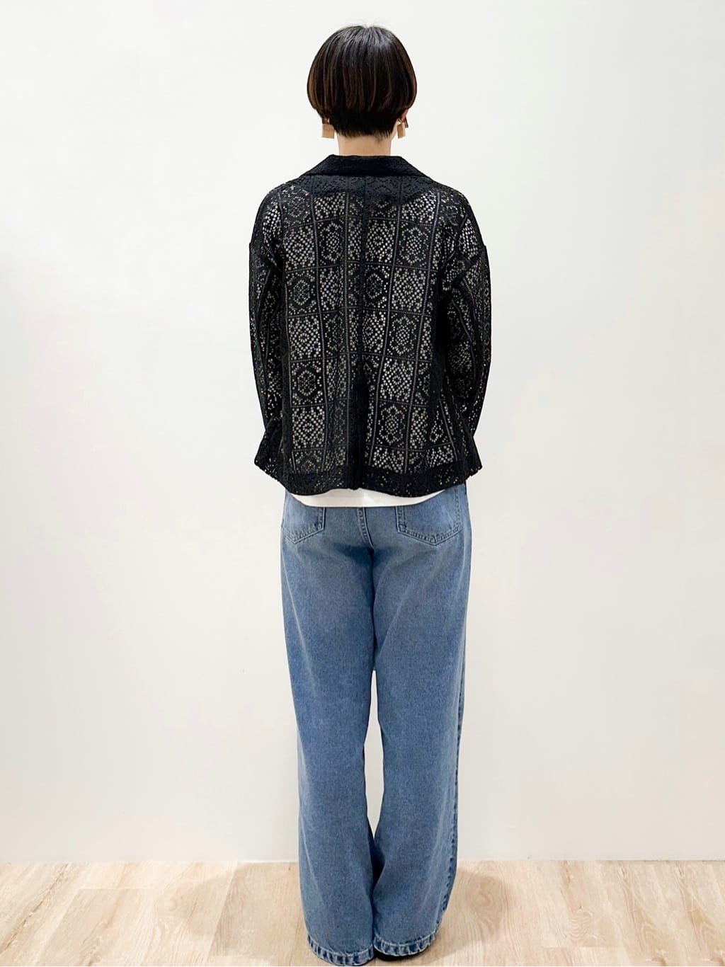yurieさんの「OPAQUE.CLIP｜リラクシーロゴプリントTシャツ【洗濯機OK】」を使ったコーディネート
