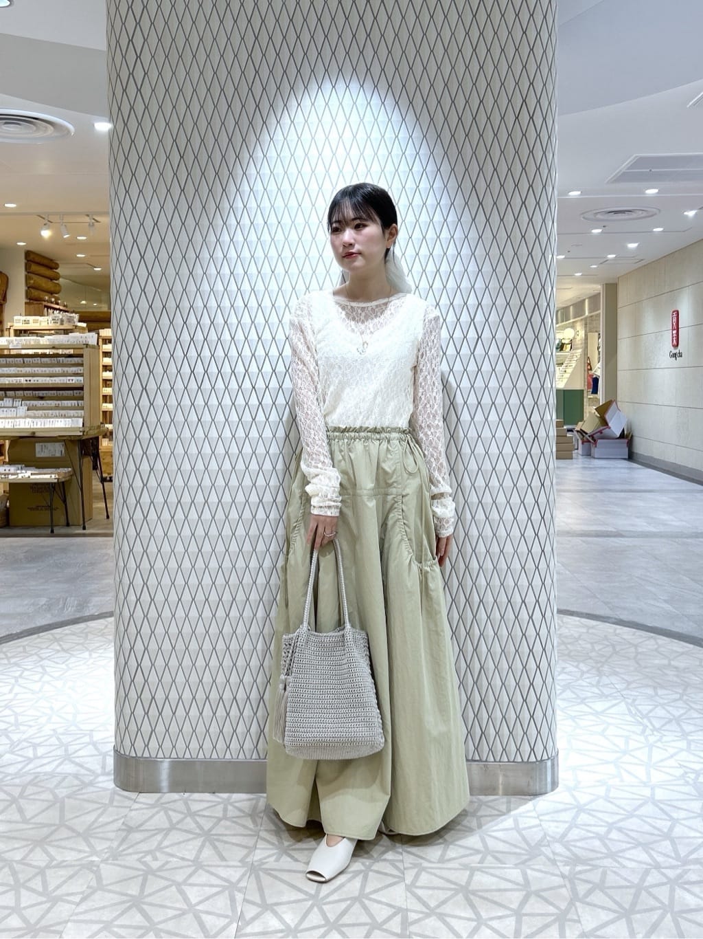 Renoさんの「INDIVI｜【一部店舗限定】バックオープンレースカットソー」を使ったコーディネート