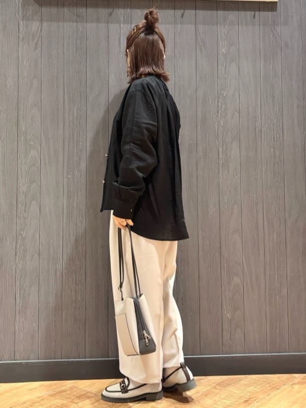 meiさんの「SHOO･LA･RUE｜【S-LL/二の腕カバー】品よく隠せる ドット刺繍5分袖ニット」を使ったコーディネート