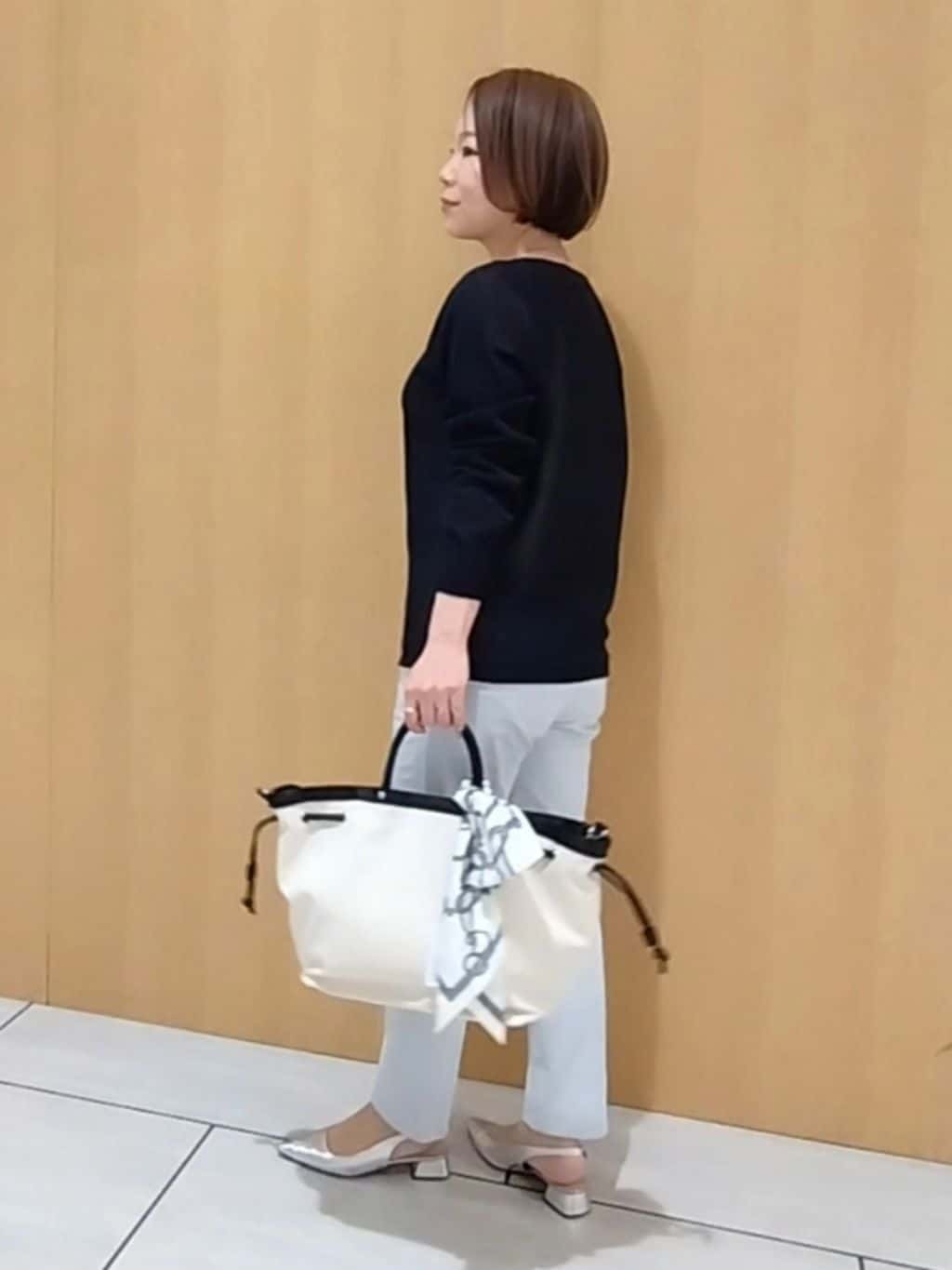 s u g iさんの「UNTITLED｜【古畑星夏さん着用/8色展開/程よい透け感】ドライタッチボートネックニット」を使ったコーディネート
