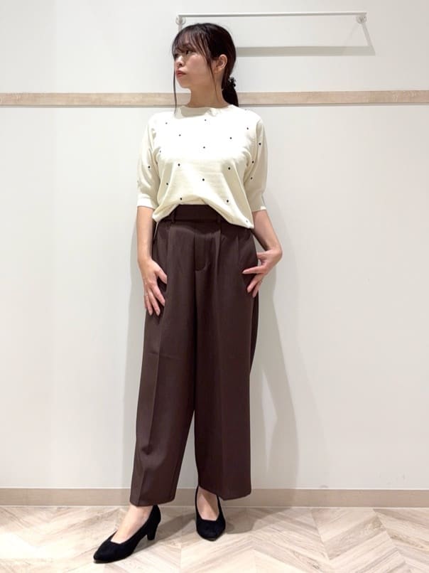 nanaさんの「SHOO･LA･RUE｜【S-LL/二の腕カバー】品よく隠せる ドット刺繍5分袖ニット」を使ったコーディネート