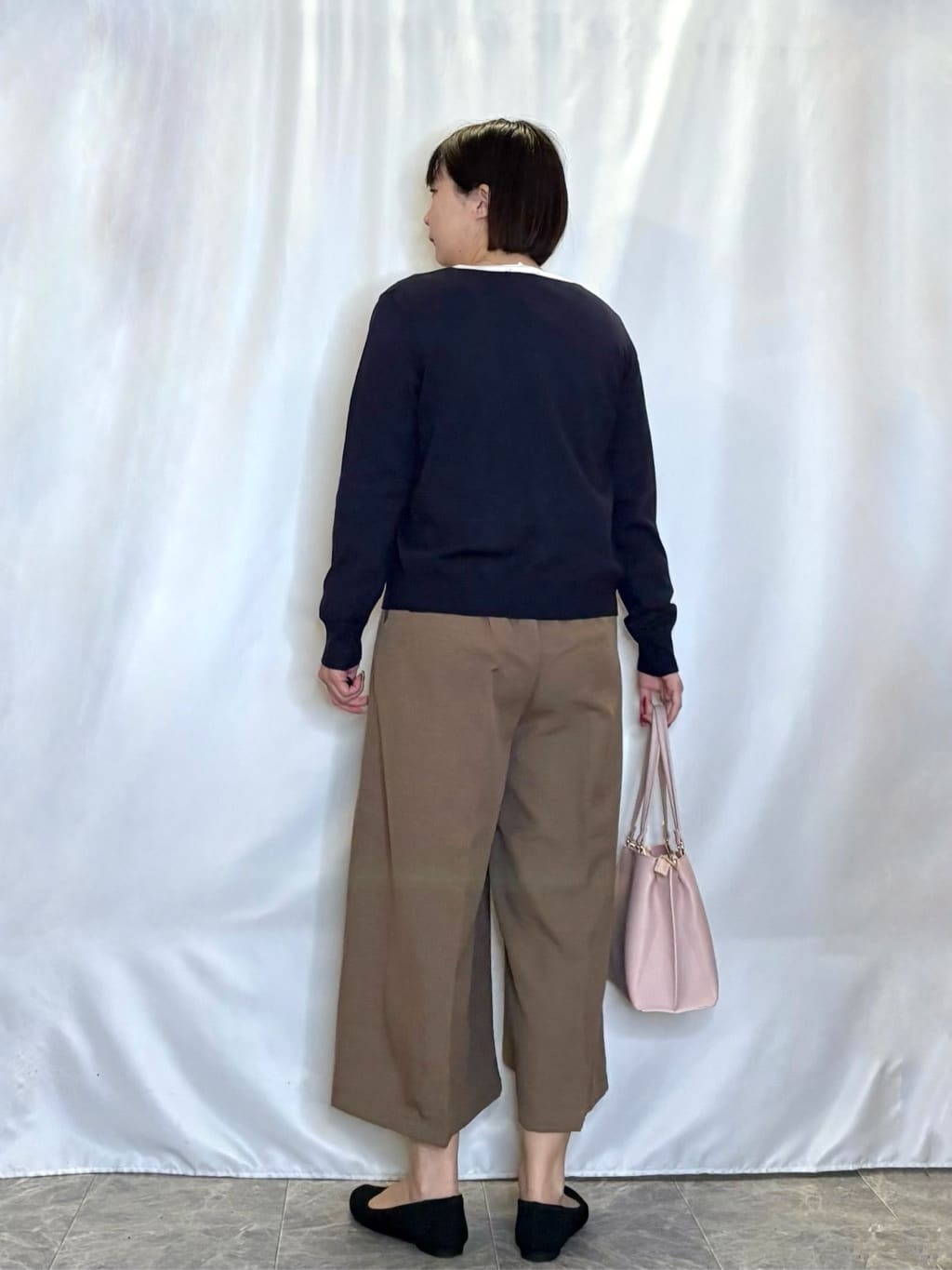 ネリさんの「SHOO･LA･RUE｜【洗濯機可/S-LL/アンサンブル可】すっきりと好印象 配色クルーネックニット」を使ったコーディネート