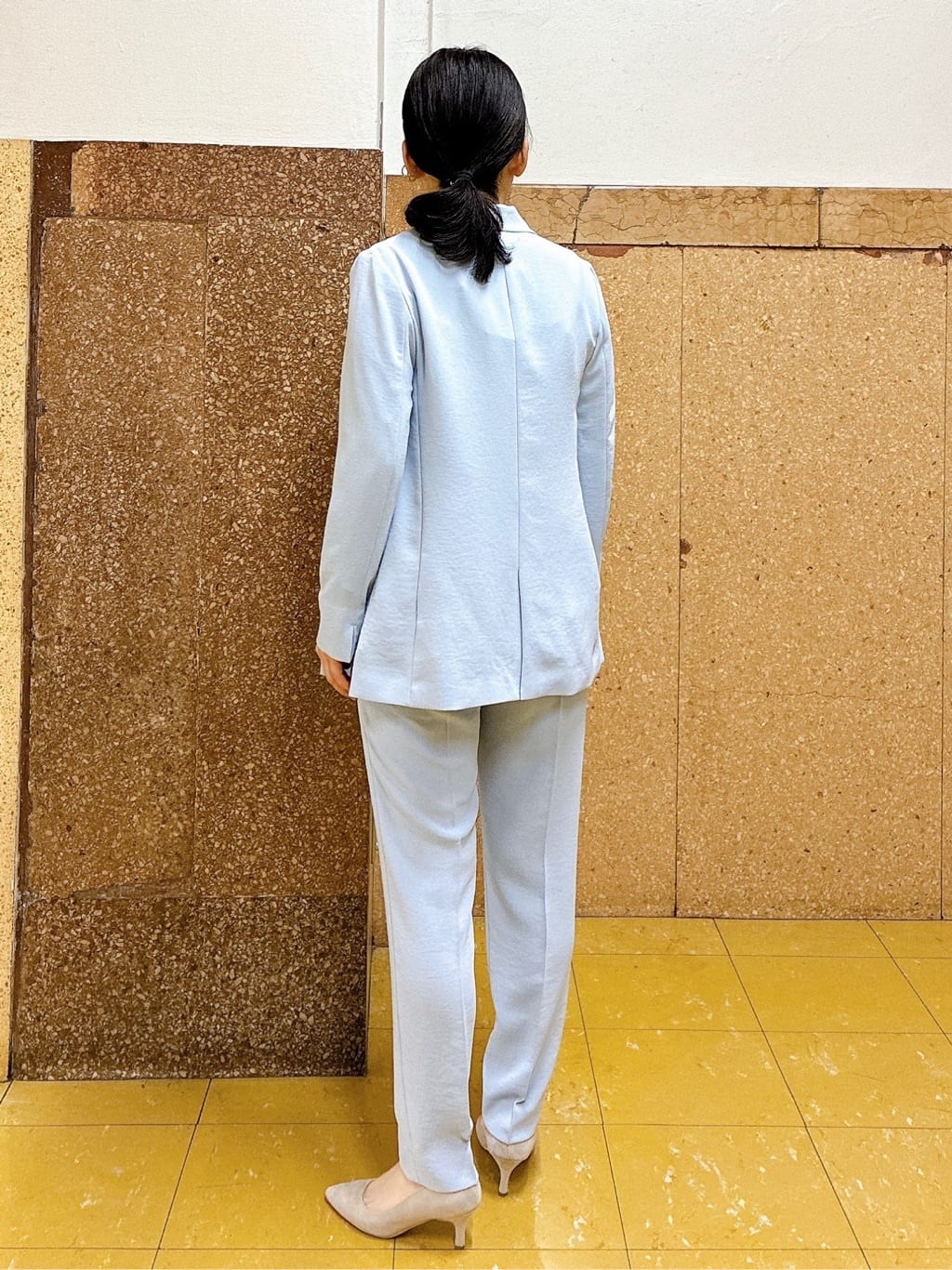 hattoriさんの「INDIVI｜【洗える／UVケア／SETUP可】着る日傘ペプラムブラウス」を使ったコーディネート