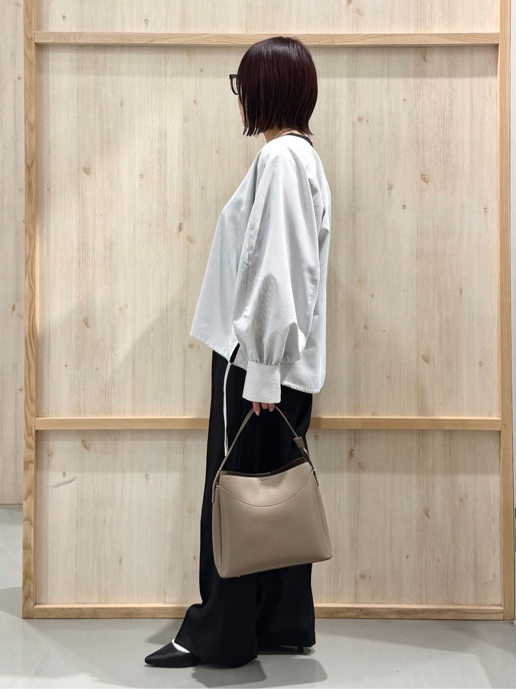 nanaさんの「THE SHOP TK｜キーネックストライプドロストシャツブラウス」を使ったコーディネート