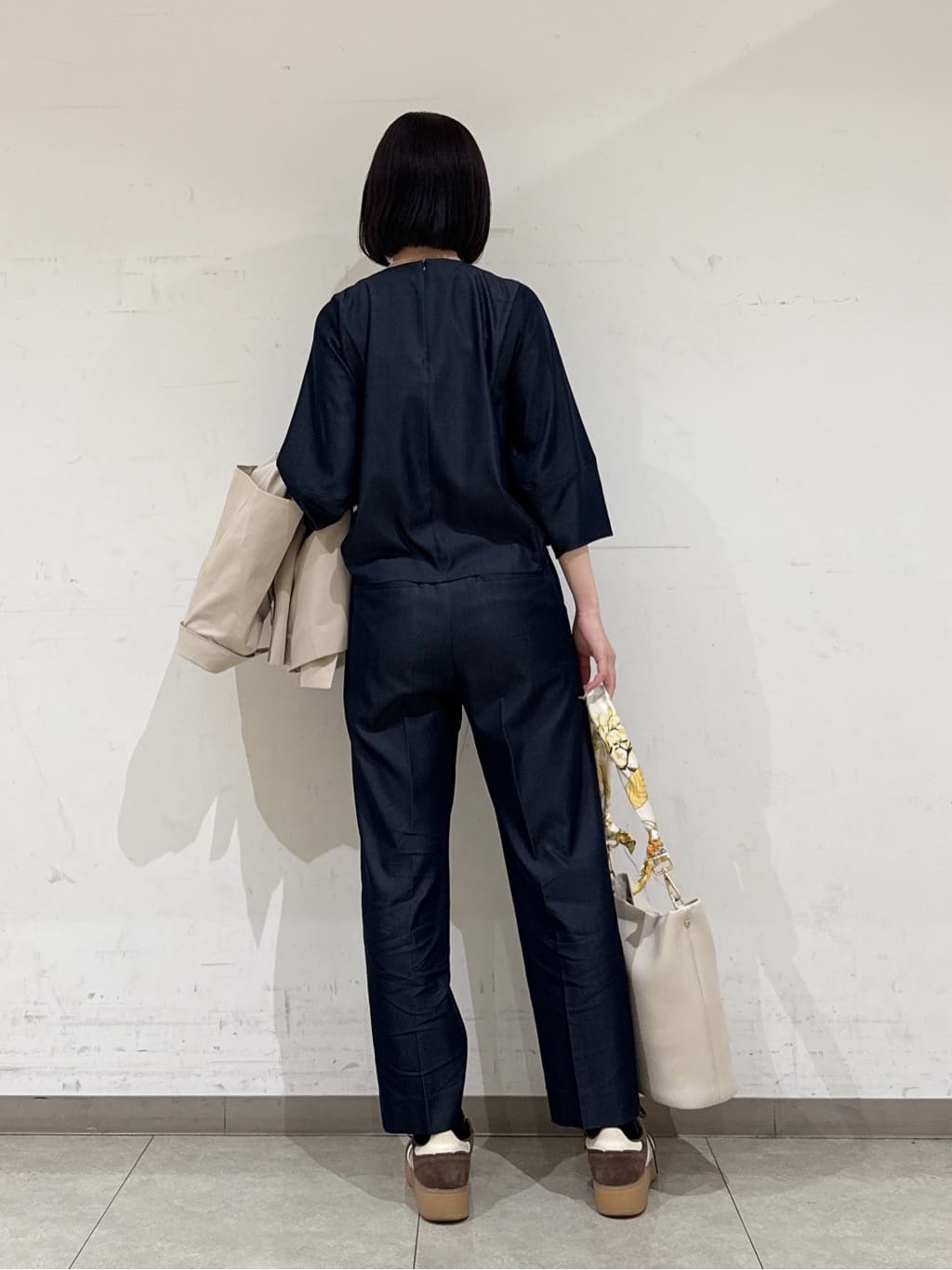 rinaさんの「INDIVI｜【洗える／UVケア／SETUP可能】デニムライク ランタン袖ブラウス」を使ったコーディネート