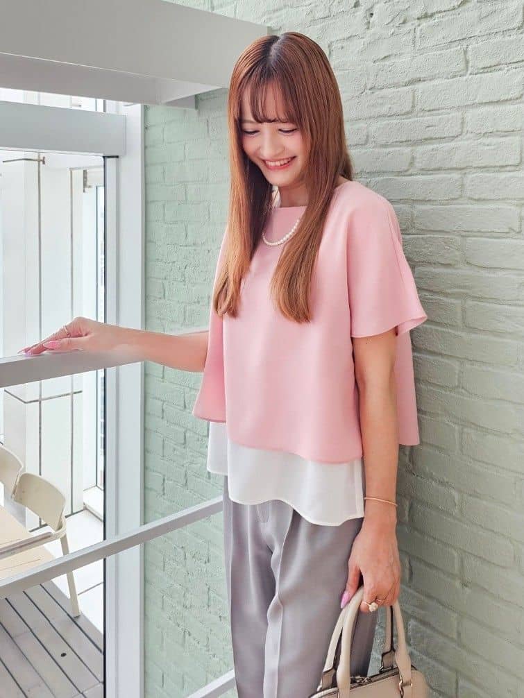 ゆゆさんの「SHOO･LA･RUE｜【洗濯機可/体型カバー】1枚でサマ見え バイカラーレイヤードブラウス」を使ったコーディネート