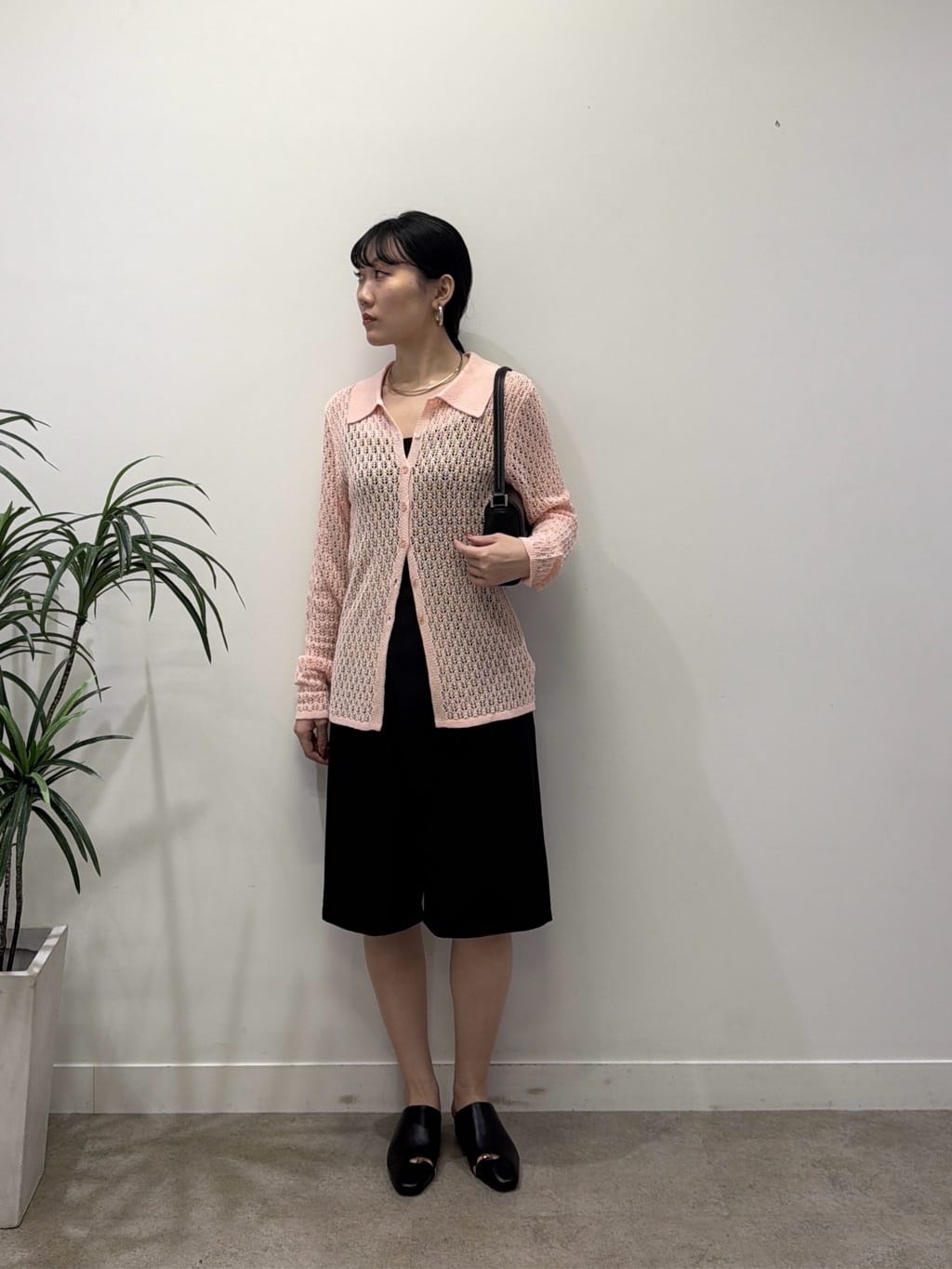 rinaさんの「INDIVI｜リネンライククロシェポロニット」を使ったコーディネート