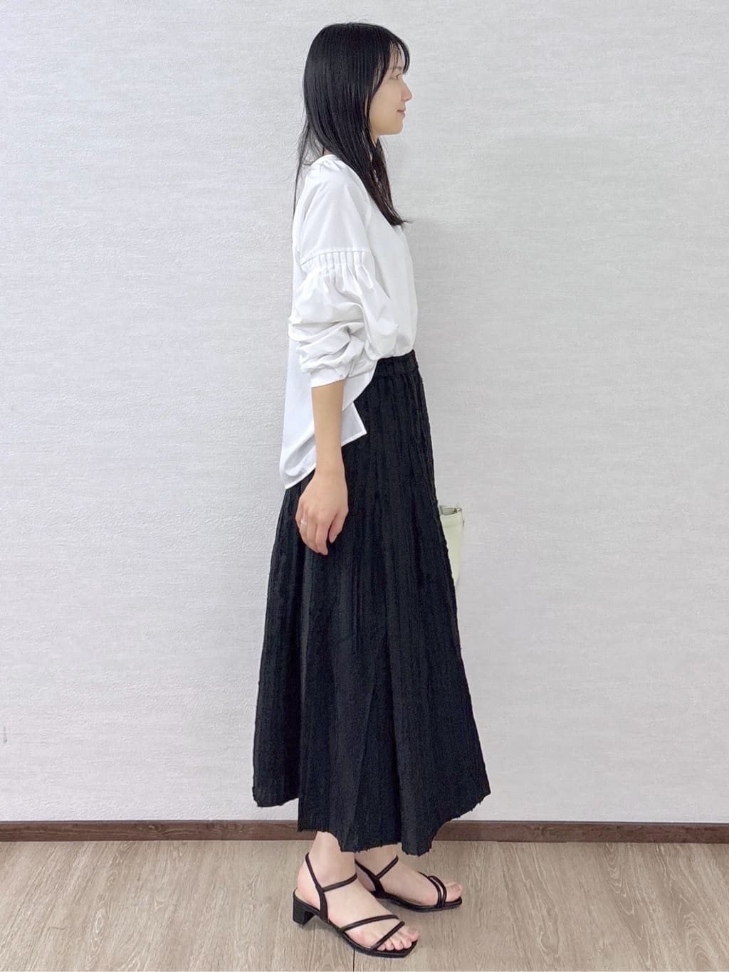 sachikoさんの「OPAQUE.CLIP｜スキッパーボリュームスリーブブラウス【洗濯機OK】」を使ったコーディネート