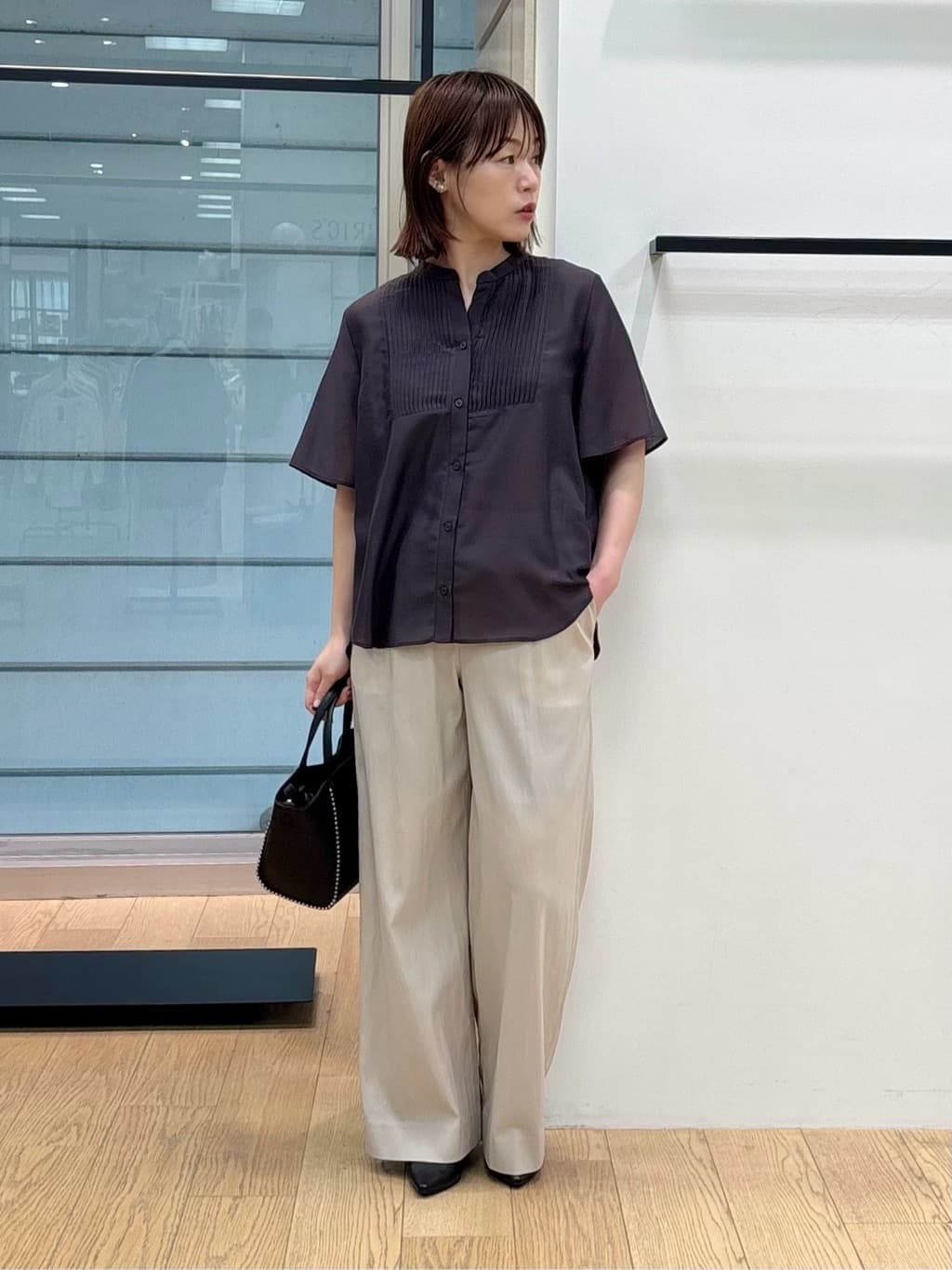 asamiさんの「INDIVI｜【接触冷感/洗える】シアーシャンブレーピンタックブラウス」を使ったコーディネート