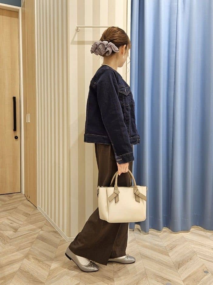 Ikumiさんの「SHOO･LA･RUE｜【SHOO・LA・RUE DENIM/S-LL/高レビュー】大人のための ノーカラーデニムジャケット」を使ったコーディネート