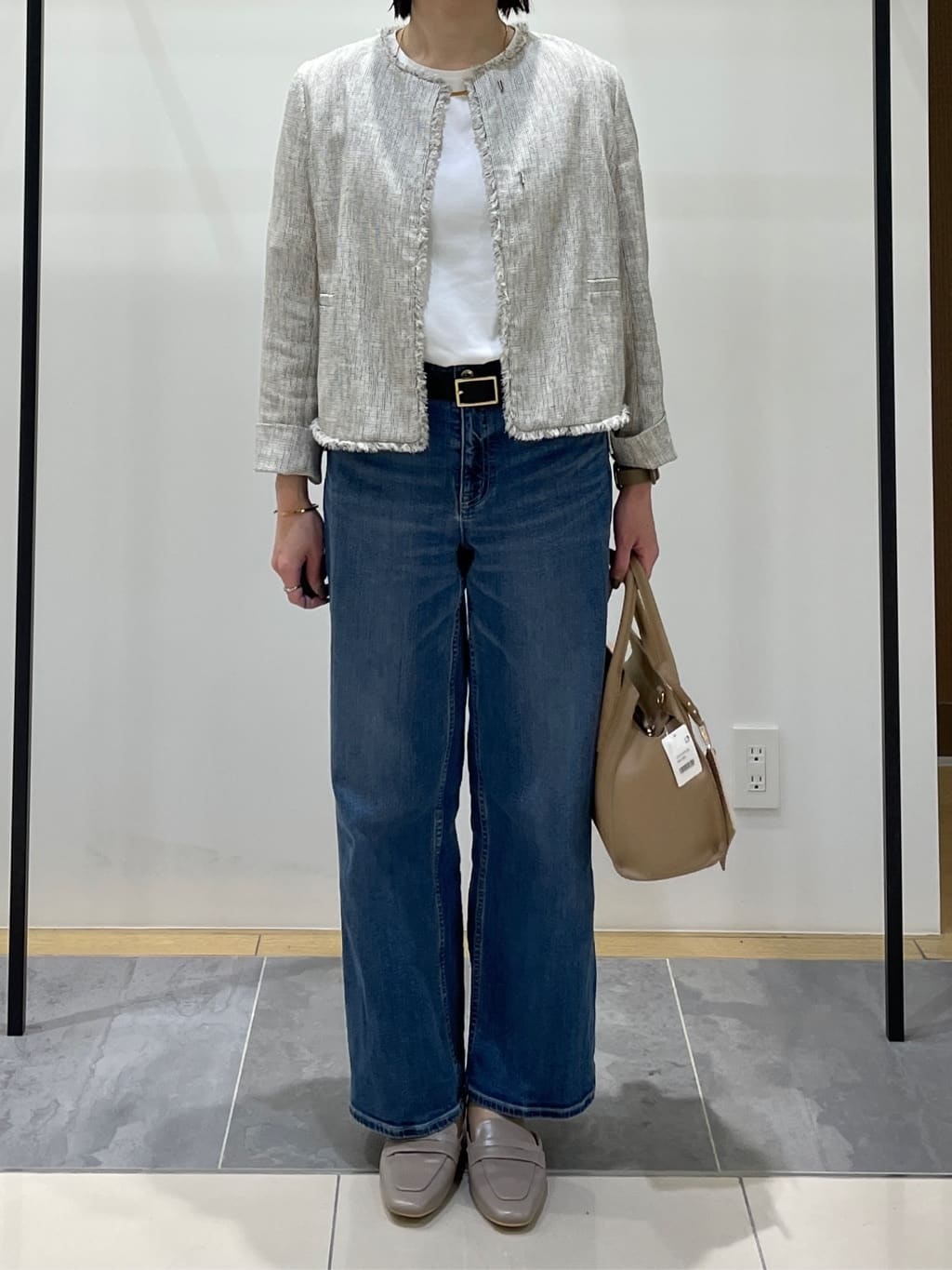 shihoさんの「INDIVI｜【軽量／SETUP可能】ストレッチツイードジャケット」を使ったコーディネート