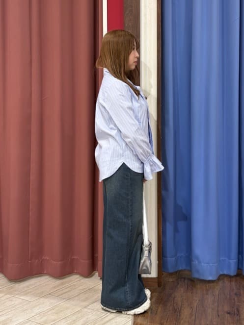 SAKUさんの「SHOO･LA･RUE｜【洗濯後しわになりにくい/UV/S-LL】大人っぽく着られる キャンディースリーブ リボンブラウス」を使ったコーディネート