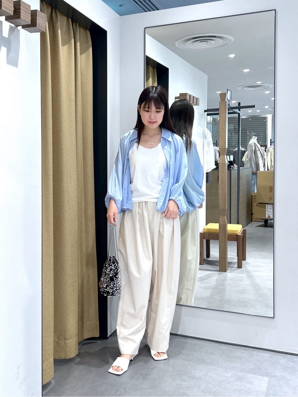 Renoさんの「INDIVI｜バルーンシアーブラウス【接触冷感】」を使ったコーディネート