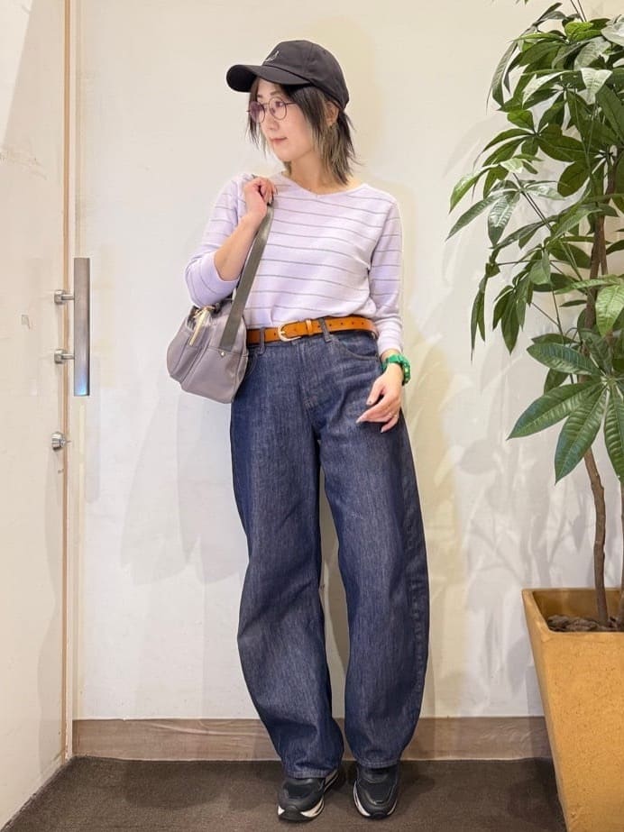 misakiさんの「SHOO･LA･RUE｜【SHOO・LA・RUE DENIM/高レビュー】ゆるっと決まる こなれカーブデニムパンツ」を使ったコーディネート