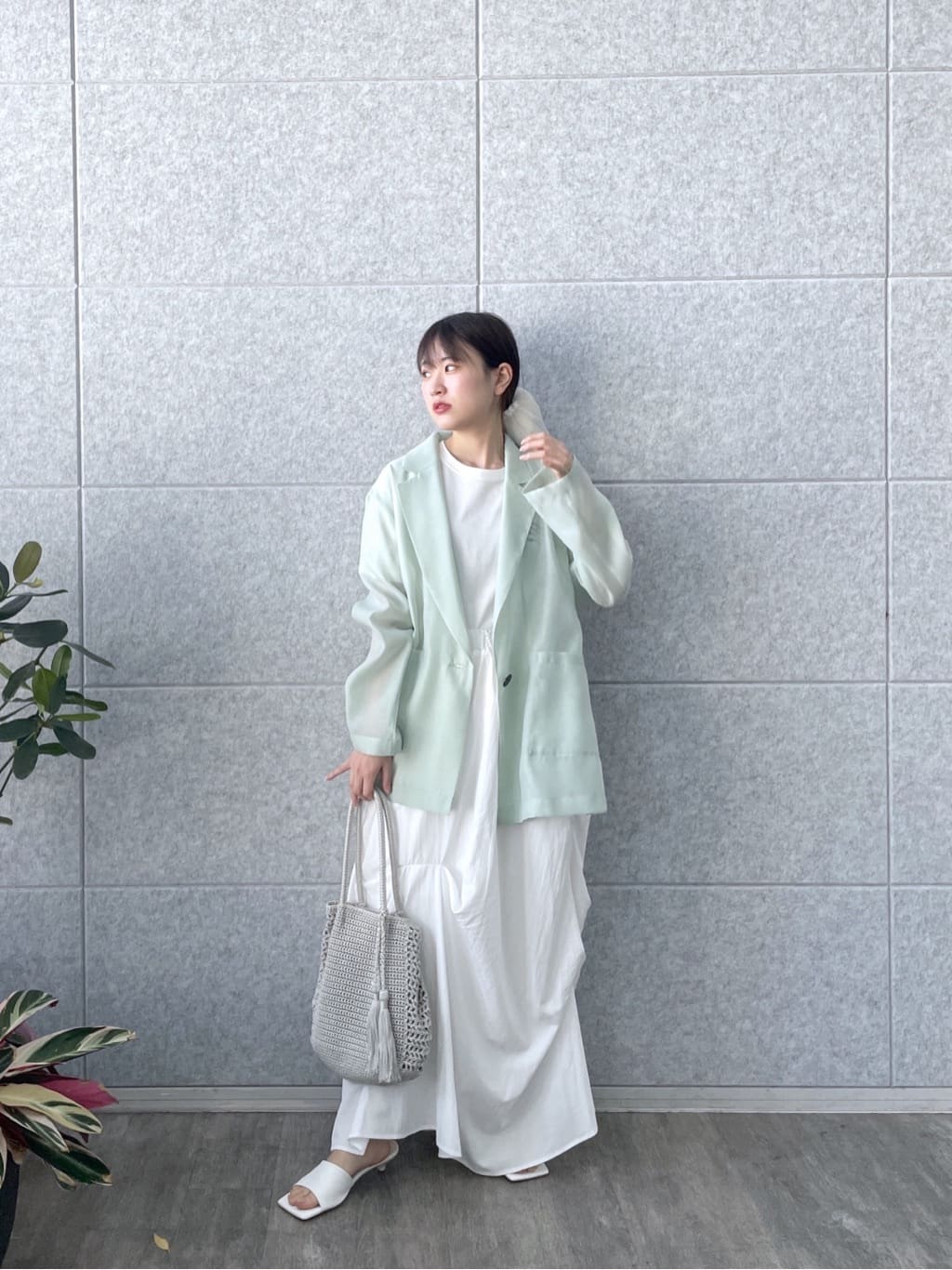 Renoさんの「INDIVI｜【接触冷感/通気性】シアーシャツジャケット」を使ったコーディネート