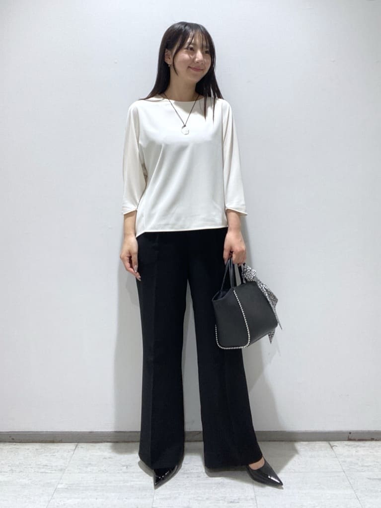 meiさんの「INDIVI｜【接触冷感／透湿／着る日傘】ドルマントップス」を使ったコーディネート