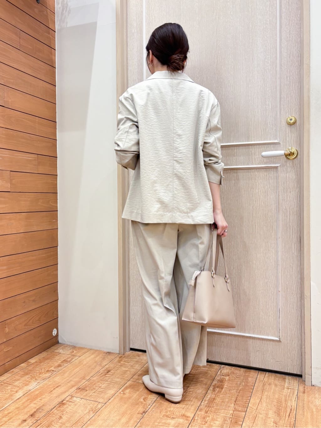 なみさんの「SHOO･LA･RUE｜【S-LL/セットアップ可/イージーケア/UV】オンにもオフにも 軽やかシングルジャケット」を使ったコーディネート