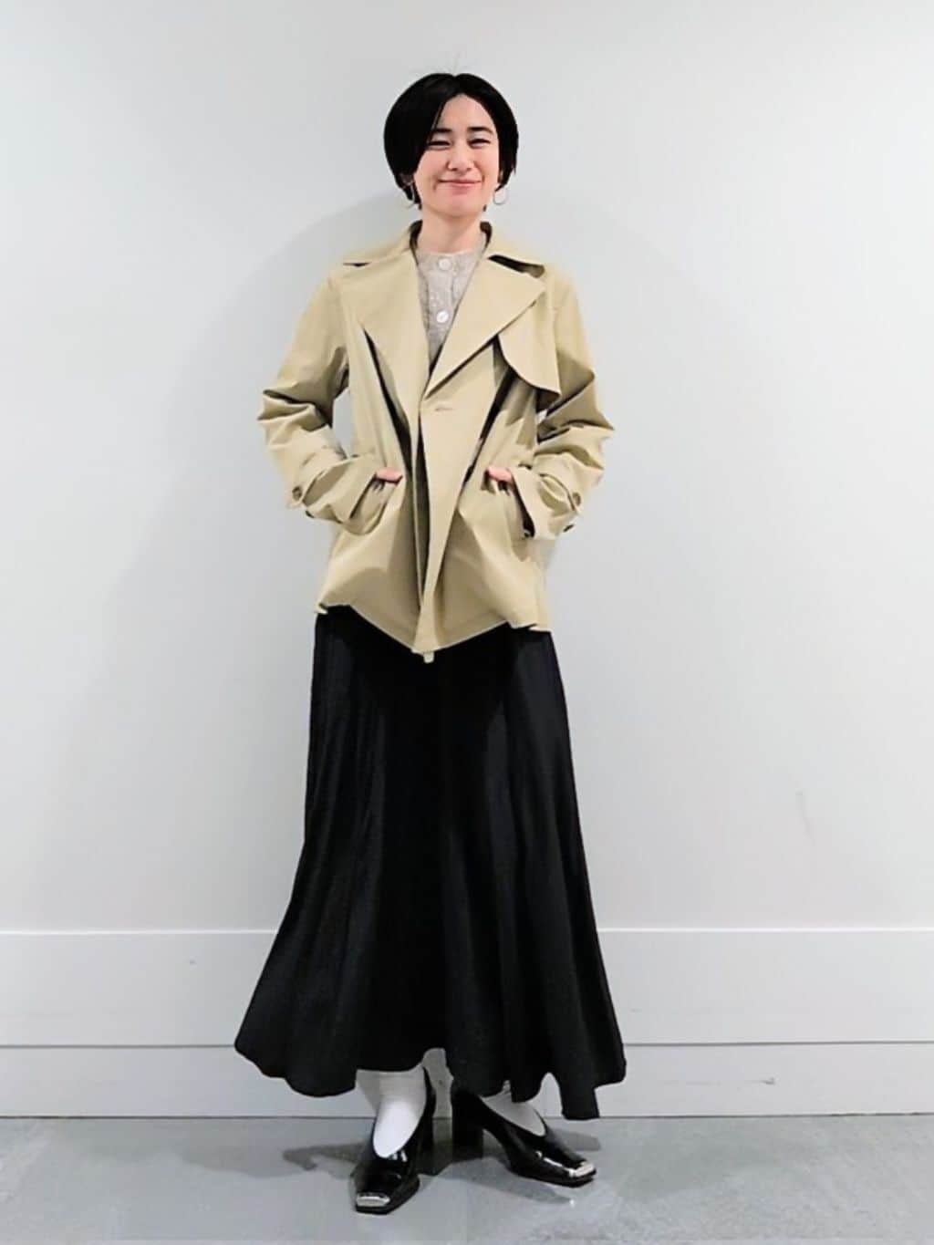 ミズタさんの「UNTITLED｜【定番人気/はっ水/洗える】タスランショートトレンチコート」を使ったコーディネート