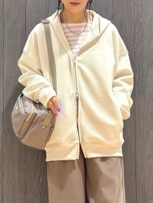 meiさんの「SHOO･LA･RUE｜【S-LL/洗濯機可】着こなしいろいろ 首元すっきりボートネック ボーダーロンT」を使ったコーディネート