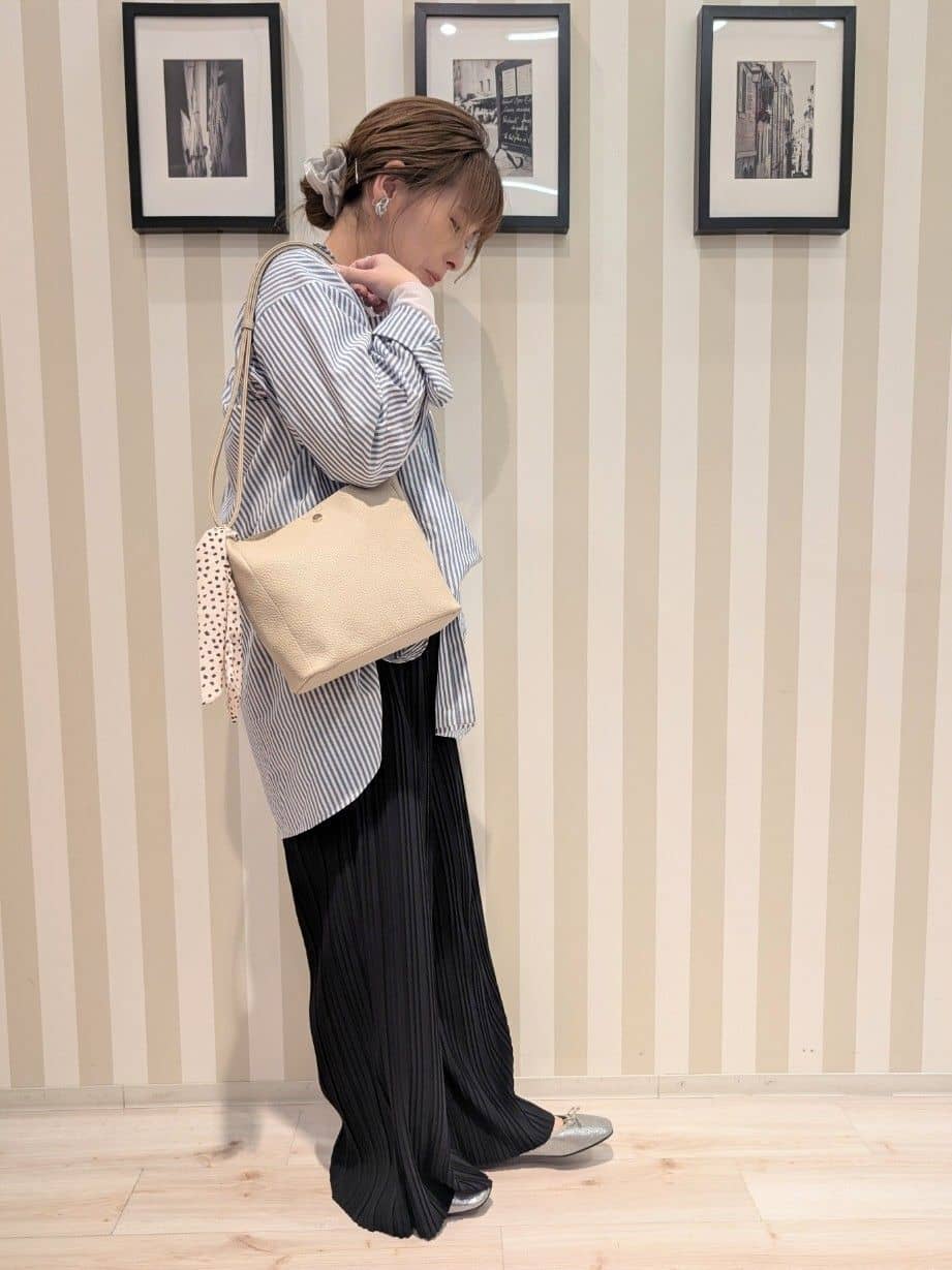 otaさんの「SHOO･LA･RUE｜スライダーフェイクパールネックレス」を使ったコーディネート