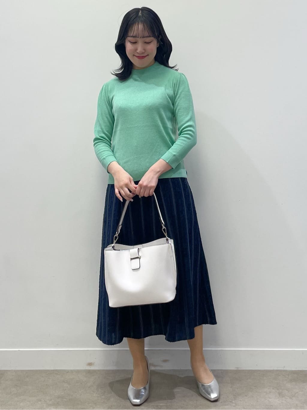 yukariさんの「Reflect｜【選べる5色／アンサンブル可】クルーネックカーディガン」を使ったコーディネート