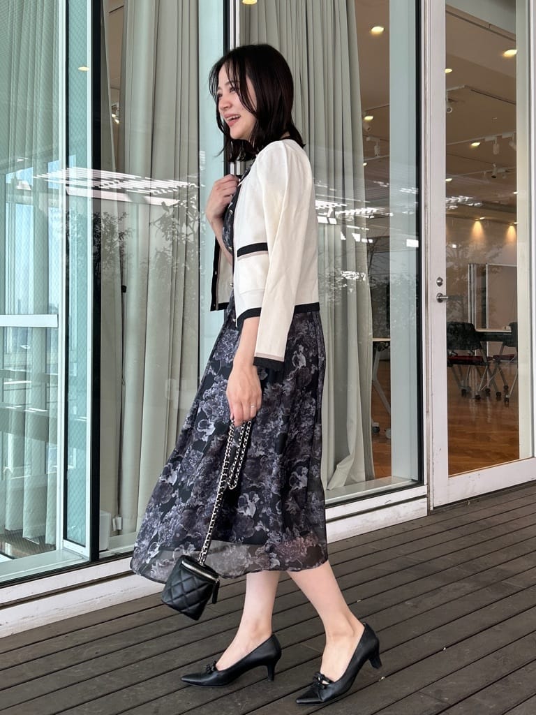 shinoさんの「Couture brooch｜【洗える・着映え】SPRING配色カーディガン」を使ったコーディネート