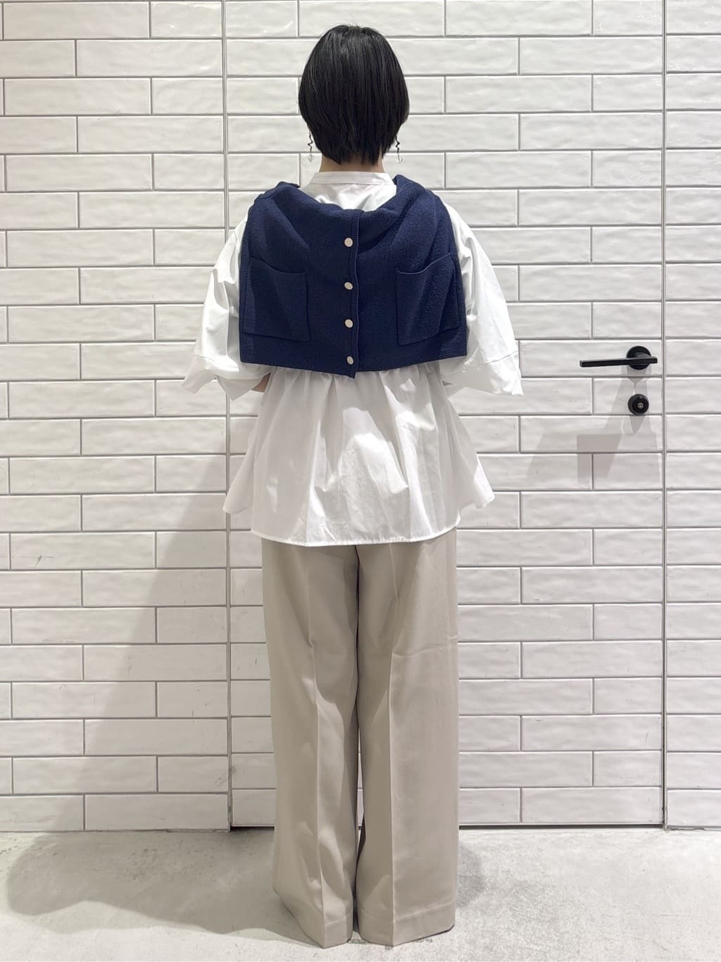 ayumiさんの「OPAQUE.CLIP｜ストライプペプラムデザインブラウス【洗濯機OK】」を使ったコーディネート