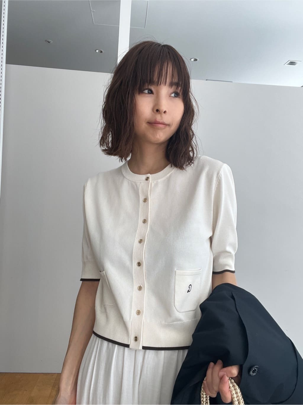 misaさんの「DRESSTERIOR｜【ウォッシャブル/撥水素材】Aラインショートトレンチジャケット」を使ったコーディネート